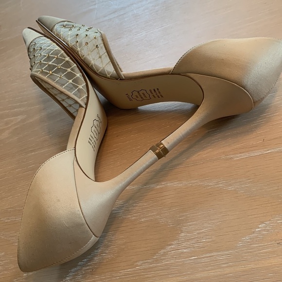 Metaphor Shyla heels Sz 9.5 with sheer rhinestone area, very light wear - Picture 5 of 7